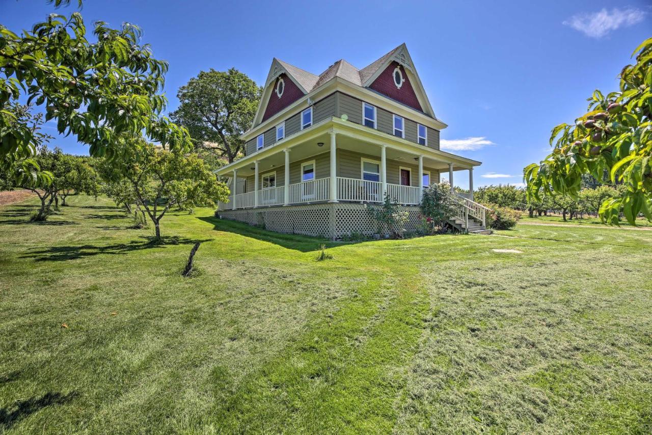 Storybook Glade Historical Homestead With Views! Hood River Exteriör bild