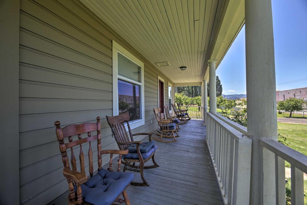 Storybook Glade Historical Homestead With Views! Hood River Exteriör bild